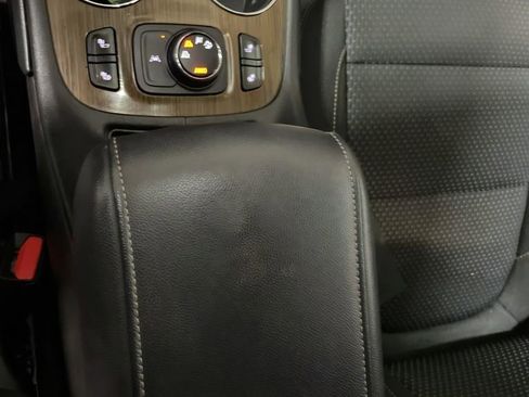 Used 2023 GMC Acadia SLE w/ Driver Convenience Package image 25