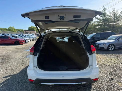 Used 2019 Nissan Rogue SV FWD image 29