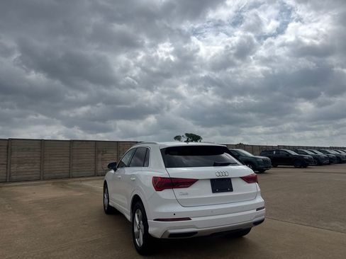 Used 2020 Audi Q3 2.0T Premium w/ Convenience Package AWD/4WD image 17