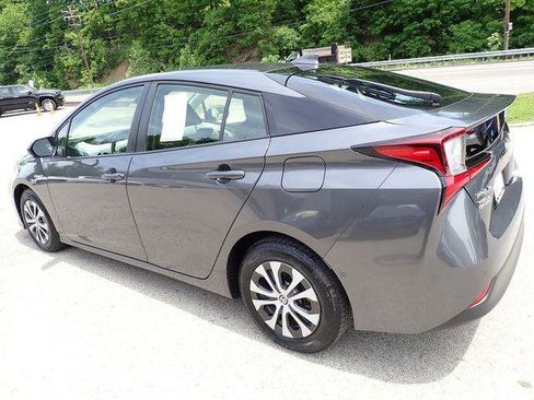 Certified 2022 Toyota Prius LE AWD/4WD image 8