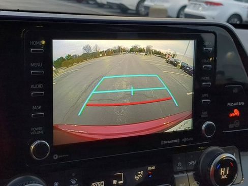 Certified 2022 Toyota Highlander XLE image 13