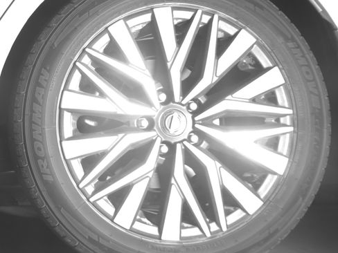 Used 2025 Nissan Altima 2.5 SV FWD image 14