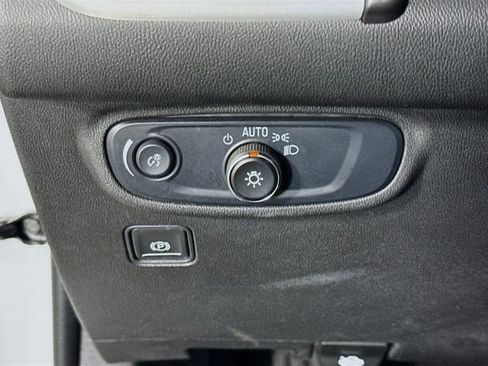 Used 2024 GMC Terrain SLE AWD/4WD image 10