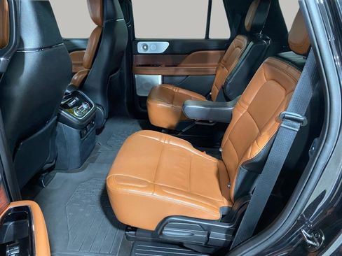 Used 2021 Lincoln Navigator Reserve AWD/4WD image 9