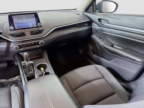 Used 2022 Nissan Altima 2.5 SV FWD image 25