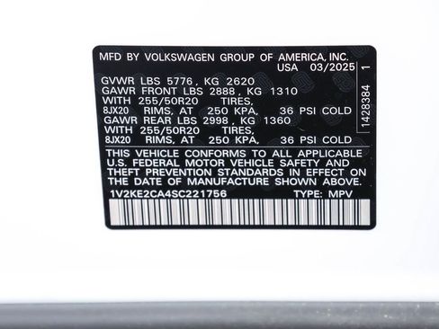 Used 2025 Volkswagen Atlas Cross Sport SE image 40