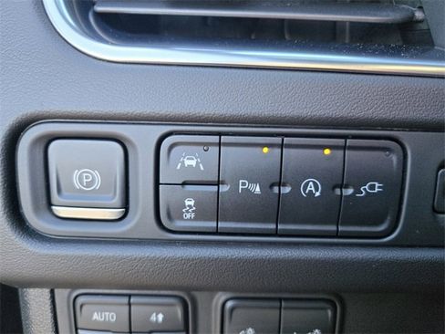 Used 2021 Chevrolet Suburban RST w/ Luxury Package image 32