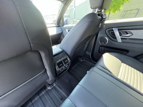 Used 2025 Land Rover Discovery Sport Dynamic SE image 31