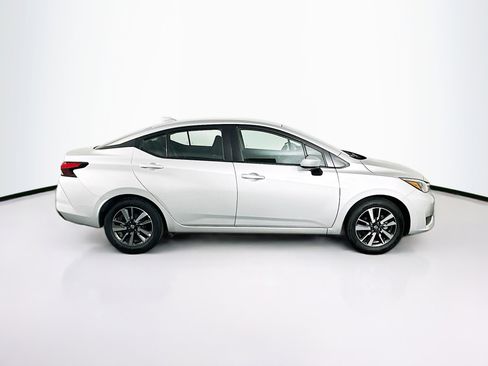 Used 2025 Nissan Versa SV FWD image 10