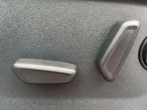 Used 2025 Ford F150 Lariat w/ Equipment Group 501A Mid image 13