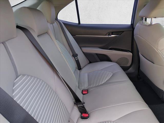 Used 2018 Toyota Camry SE FWD image 18