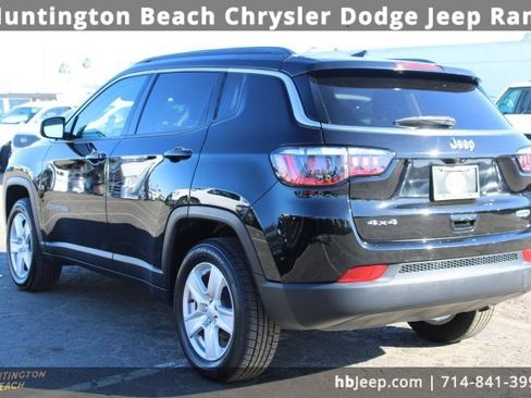 Used 2022 Jeep Compass Latitude image 3
