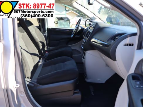 Used 2016 Dodge Grand Caravan SE w/ Quick Order Package 29E SE image 19