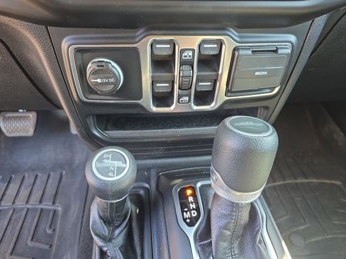 Used 2020 Jeep Gladiator Sport w/ Quick Order Package 24S AWD/4WD image 23