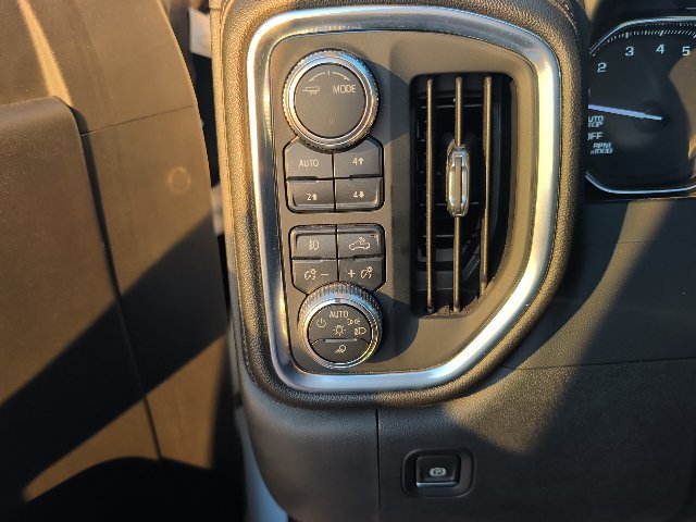 Used 2020 GMC Sierra 1500 SLT w/ SLT Premium Plus Package AWD/4WD image 14
