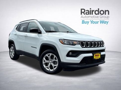 Used 2024 Jeep Compass Latitude AWD/4WD image 1