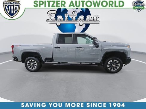 Used 2024 Chevrolet Silverado 2500 Custom w/ Custom Value Package image 9