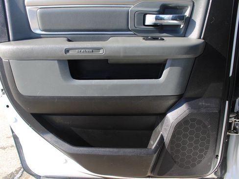 Used 2017 RAM 2500 SLT image 7