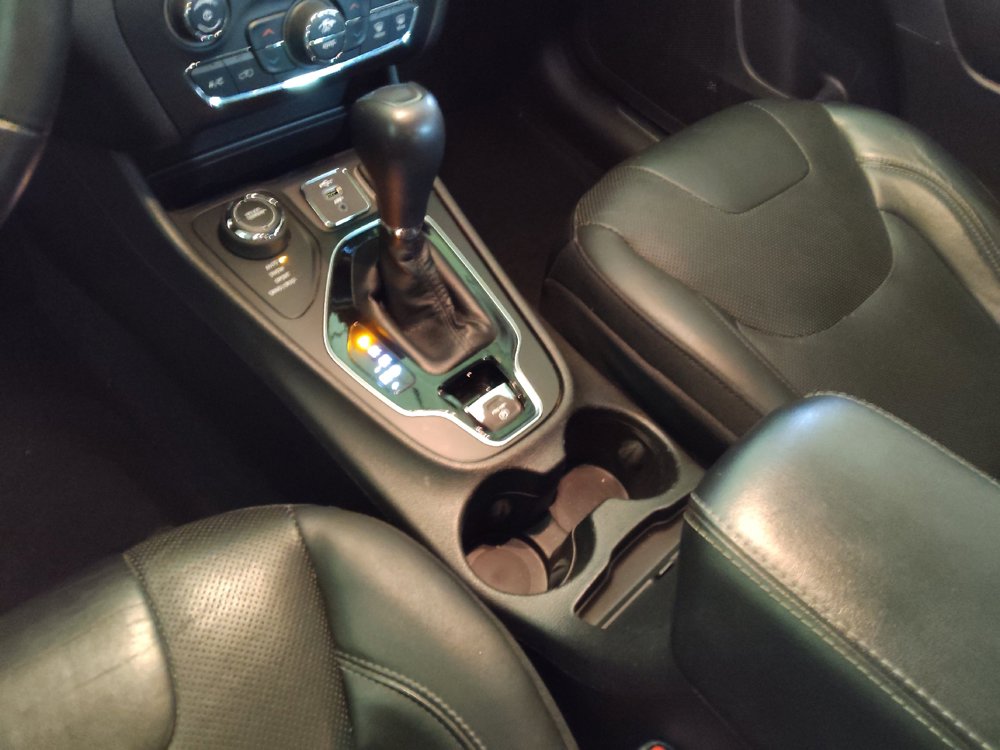 Used 2019 Jeep Cherokee Limited AWD/4WD image 26