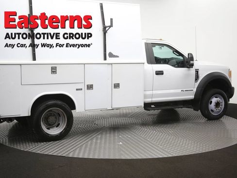Used 2017 Ford F550 2WD Regular Cab Super Duty image 44
