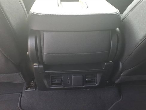 Used 2026 GMC Sierra 1500 SLT AWD/4WD image 23