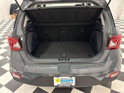 Used 2026 Hyundai Venue SEL FWD image 21