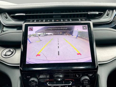 Used 2023 Jeep Grand Cherokee 4WD 4xe image 15