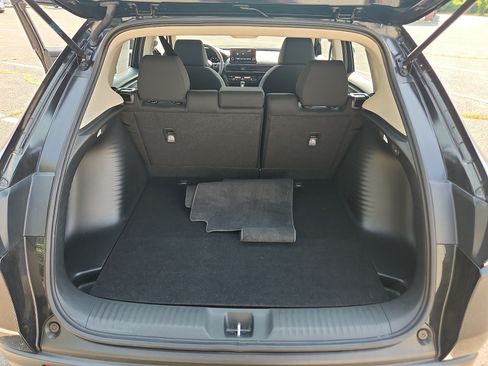 Used 2025 Honda HR-V LX image 28