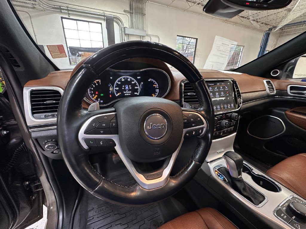 Used 2020 Jeep Grand Cherokee Summit AWD/4WD image 12