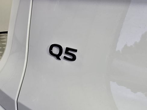 Certified 2025 Audi Q5 Premium w/ Convenience Package AWD/4WD image 12