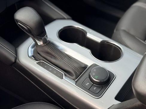 Used 2025 Chevrolet Blazer LT image 16