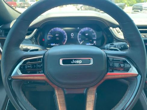 Used 2023 Jeep Grand Cherokee Summit AWD/4WD image 17