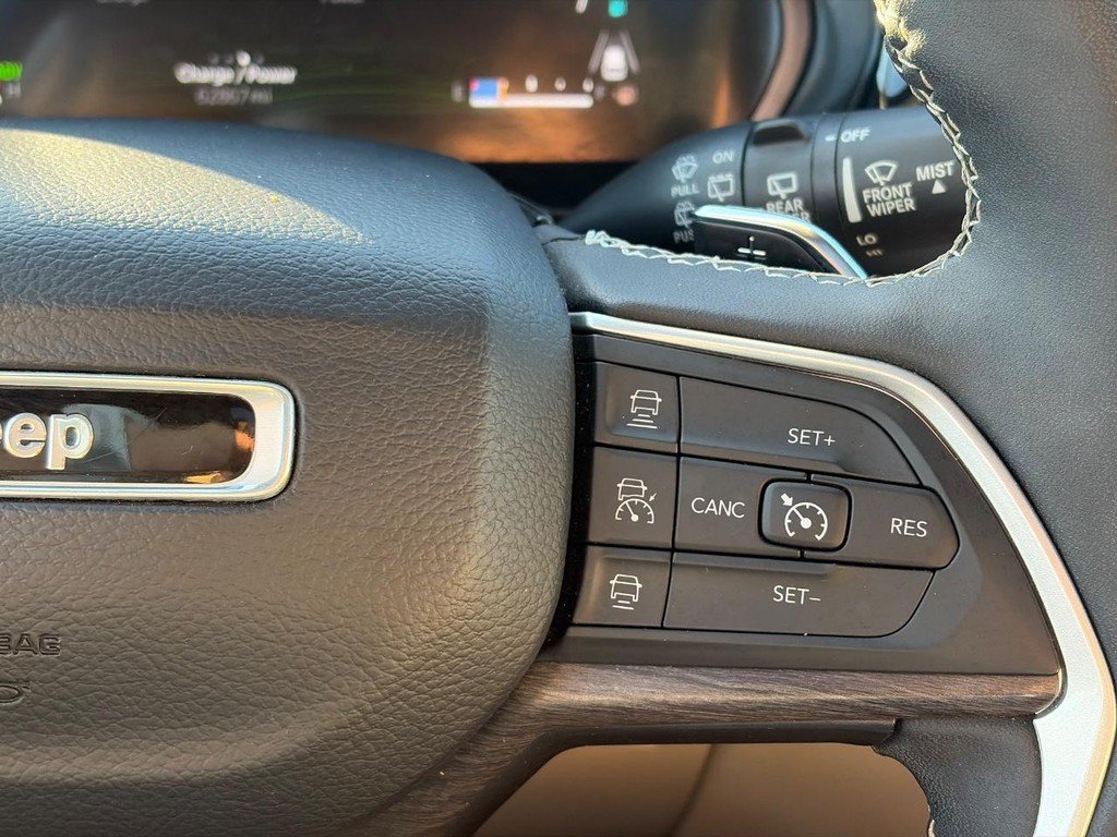 Used 2024 Jeep Grand Cherokee Limited 4xe AWD/4WD image 27