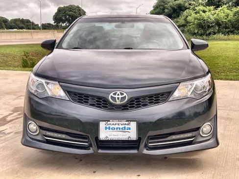 Used 2014 Toyota Camry SE FWD image 7