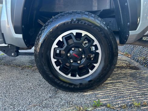 Used 2025 Toyota Tacoma TRD Off-Road AWD/4WD image 20