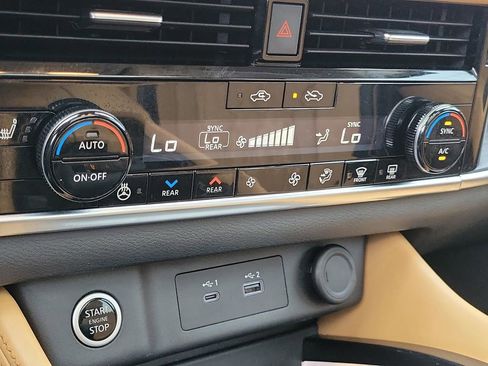 Certified 2023 Nissan Rogue Platinum w/ Platinum Premium Package image 36