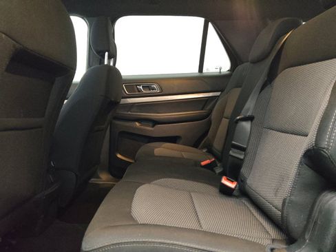 Used 2019 Ford Explorer XLT w/ Equipment Group 201A FWD image 18
