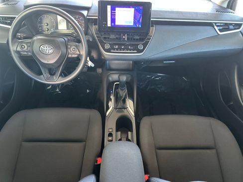 Used 2025 Toyota Corolla LE image 12