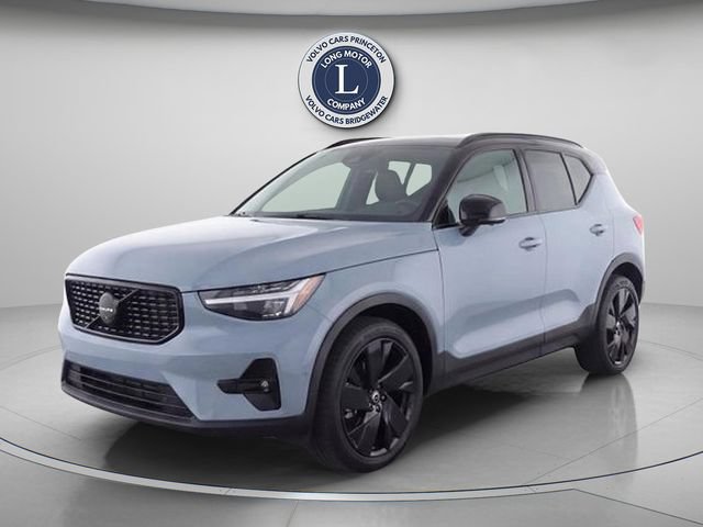 New 2026 Volvo XC40 B5 Core w/ Climate Package AWD/4WD image 3