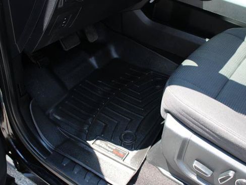 Used 2017 Ford F150 XLT w/ Equipment Group 302A Luxury AWD/4WD image 21