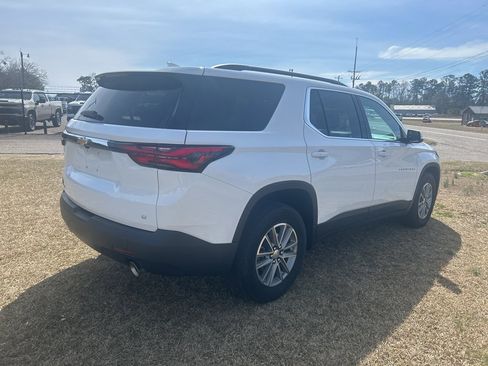 Used 2023 Chevrolet Traverse LT image 11