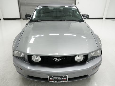 Used 2007 Ford Mustang GT RWD image 2