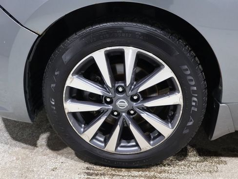Used 2017 Nissan Altima 2.5 SL w/ 2.5 Technology Package image 9