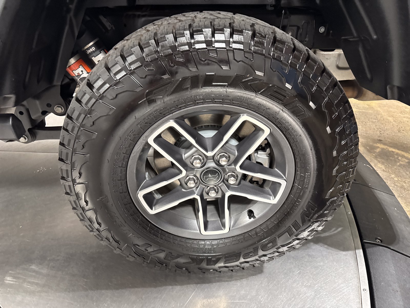 Used 2026 Jeep Gladiator Mojave AWD/4WD image 12