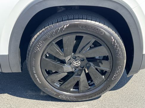 Used 2026 Volkswagen Atlas SE FWD image 11
