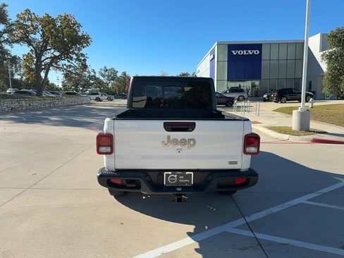 Used 2022 Jeep Gladiator Overland image 5