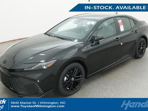 New 2026 Toyota Camry SE FWD image 1