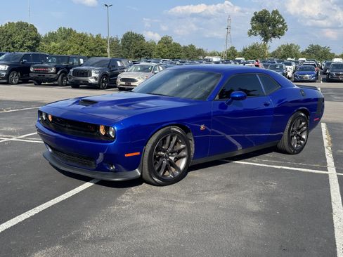 Used 2022 Dodge Challenger R/T Scat Pack w/ Driver Convenience Group RWD image 8