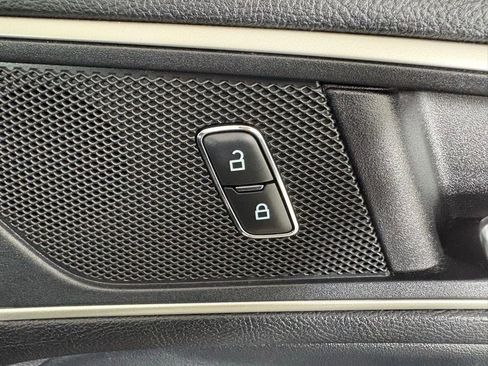 Used 2018 Ford Edge SEL w/ Equipment Group 201A FWD image 38