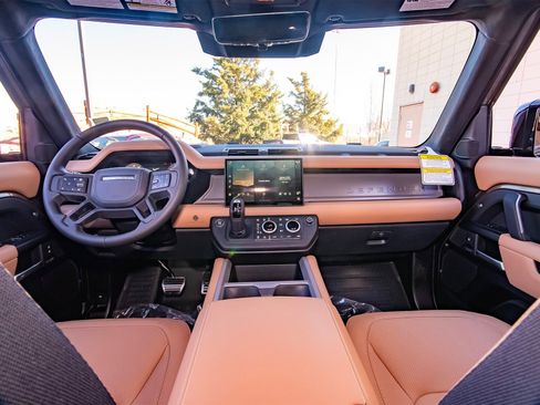 New 2025 Land Rover Defender 110 X image 40